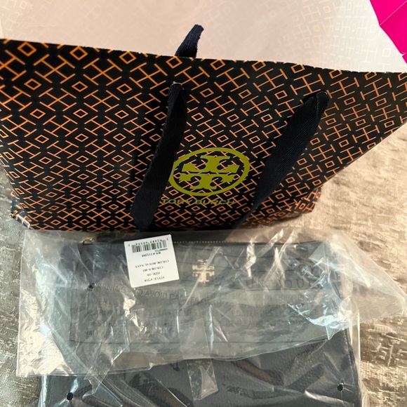 Authentic NWT Navy Tory Burch Crossbody - Picture 10 of 12